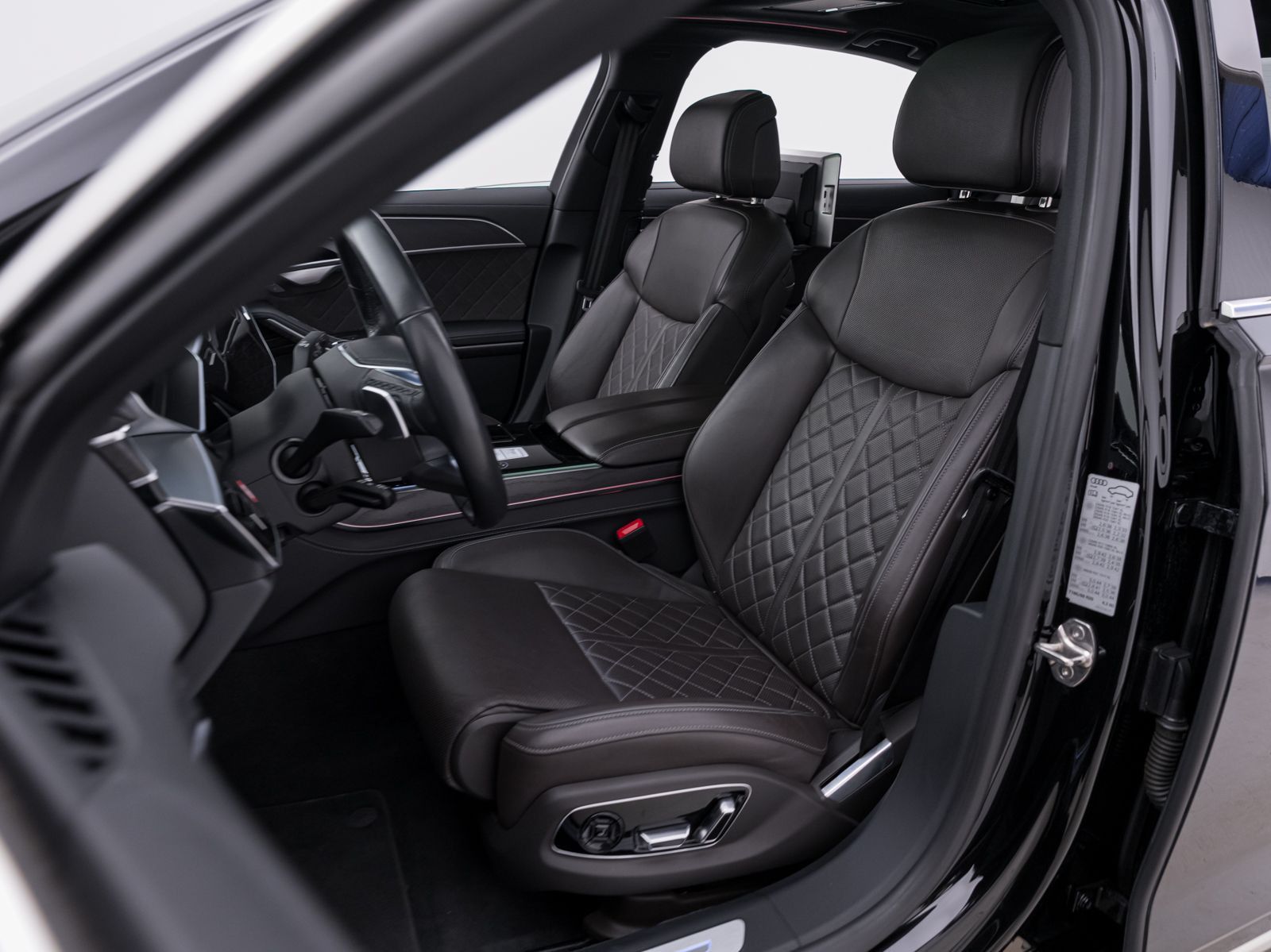Audi A8 - Bild 12