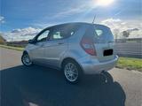 Mercedes-Benz *A180*Scheckheft*Automatik*Sitzheizung*PDC* - Mercedes-Benz A-Klasse mit Benzin-Antrieb