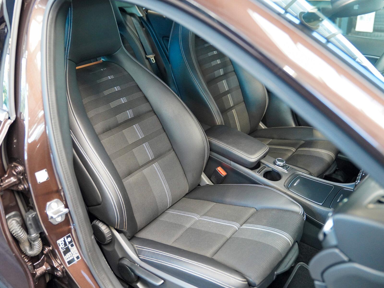 Mercedes-Benz GLA 220 4M Urban DISTRONIC 360° AHK KEYLESS LED