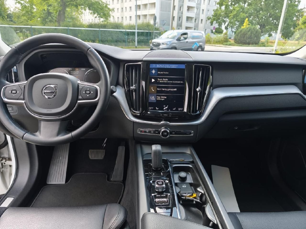 Fahrzeugabbildung Volvo XC60 Momentum Pro AWD