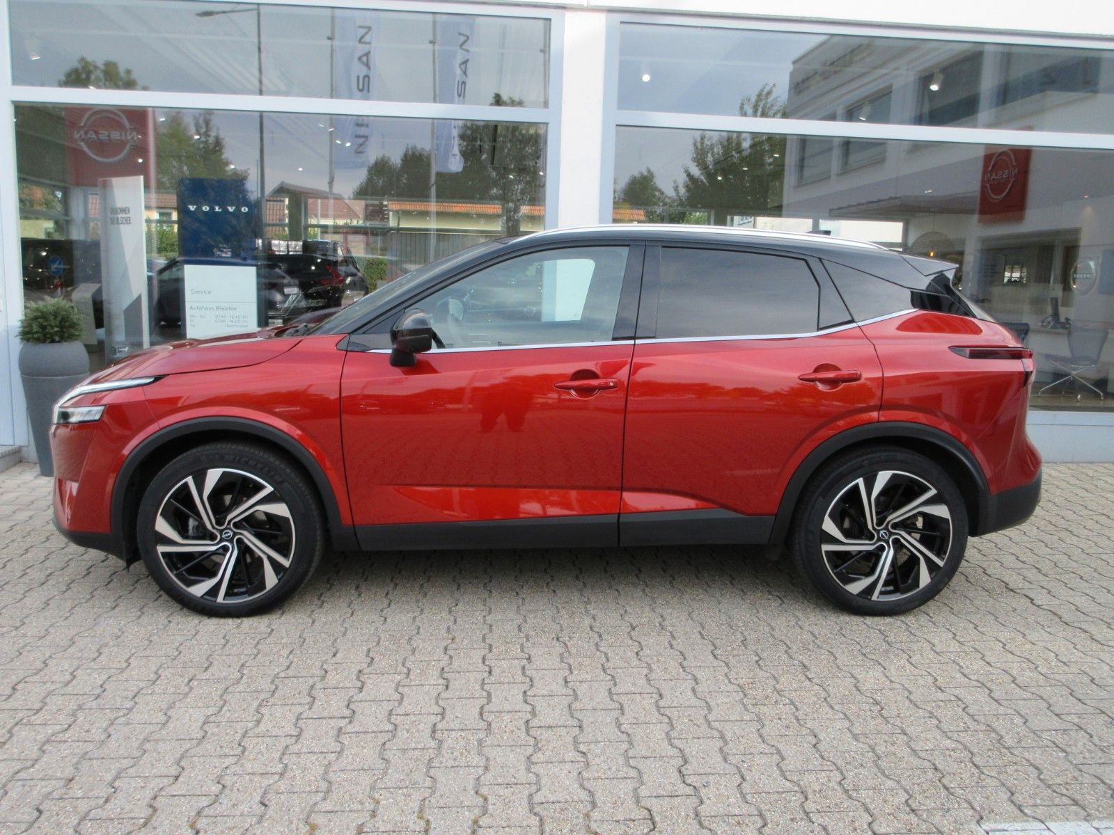 Fahrzeugabbildung Nissan Qashqai 1.3 Xtronic Automatik | Tekna+