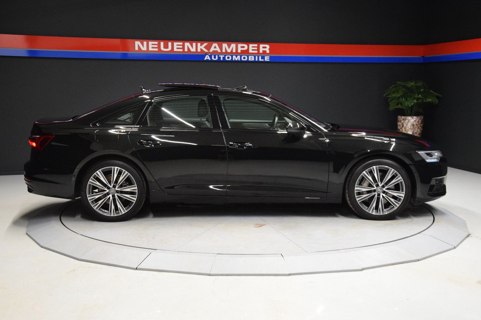 Fahrzeugabbildung Audi A6 Lim. 55 TFSI quattro Sport Pano Leder ACC