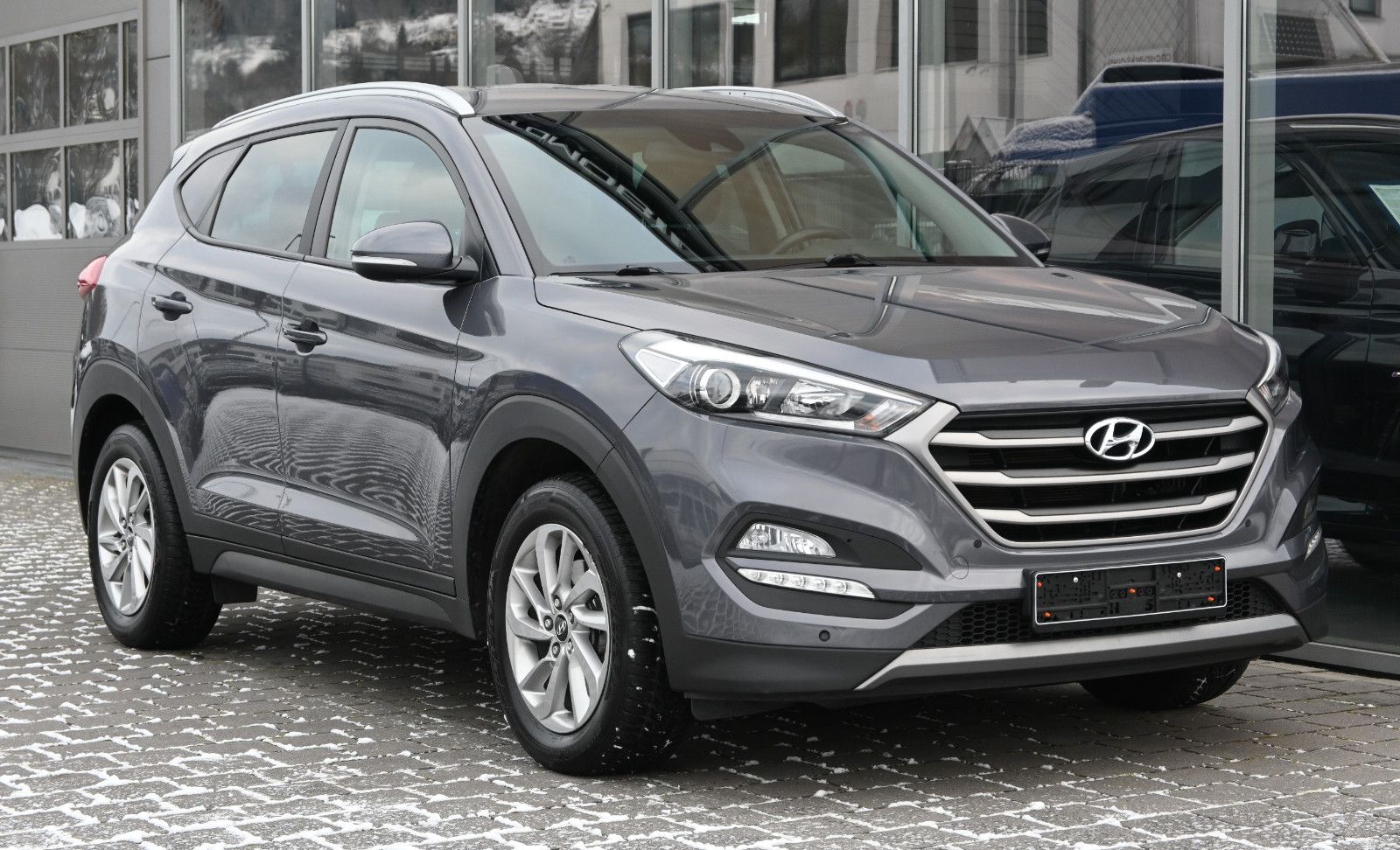 Fahrzeugabbildung Hyundai TUCSON 1.6 T-GDI Intro Edition °PDC VO+HI°KAMERA