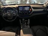 Toyota Highlander 2.5 Hybrid Luxury - Toyota: 7 Sitzer
