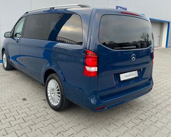 Mercedes V 220 - 6