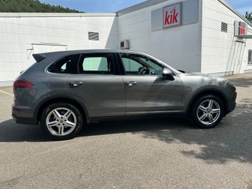 Porsche Cayenne - 6