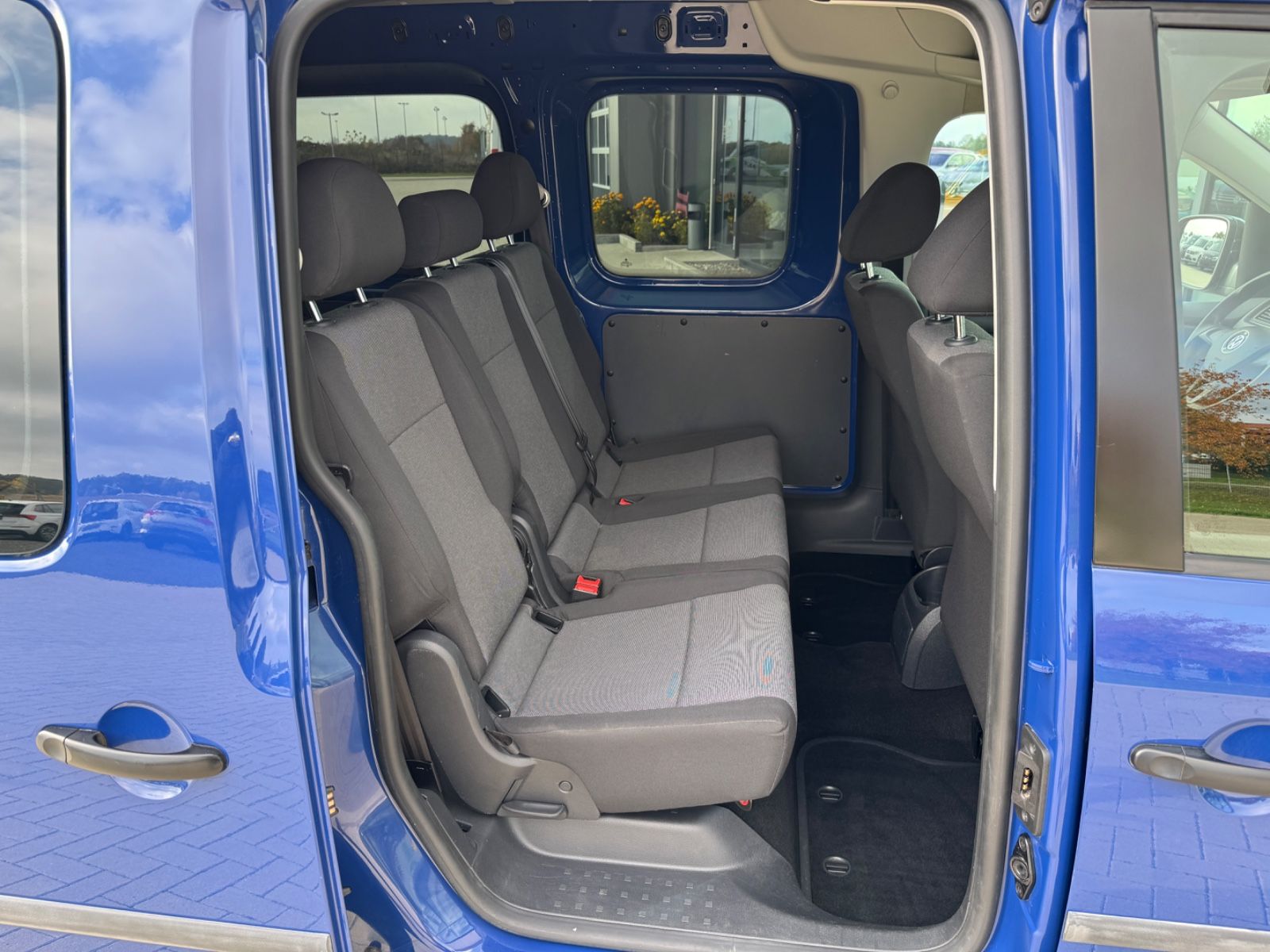 Volkswagen Caddy Maxi Kombi CNG Automatik 1. Hand 5-Sitzer foto 15