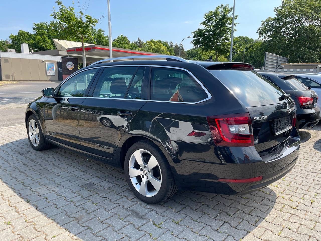 Fahrzeugabbildung SKODA Octavia 2.0 TDI  Style*StHz*Navi*SmartLink*ACC*