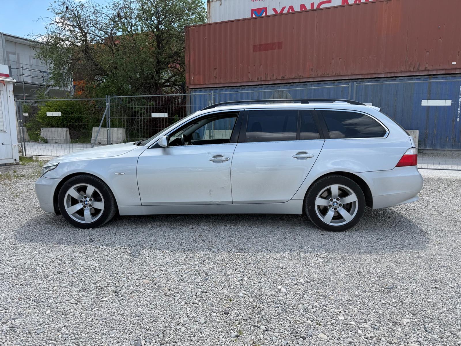 BMW 523 5 Touring 523i - 6 Zilinder