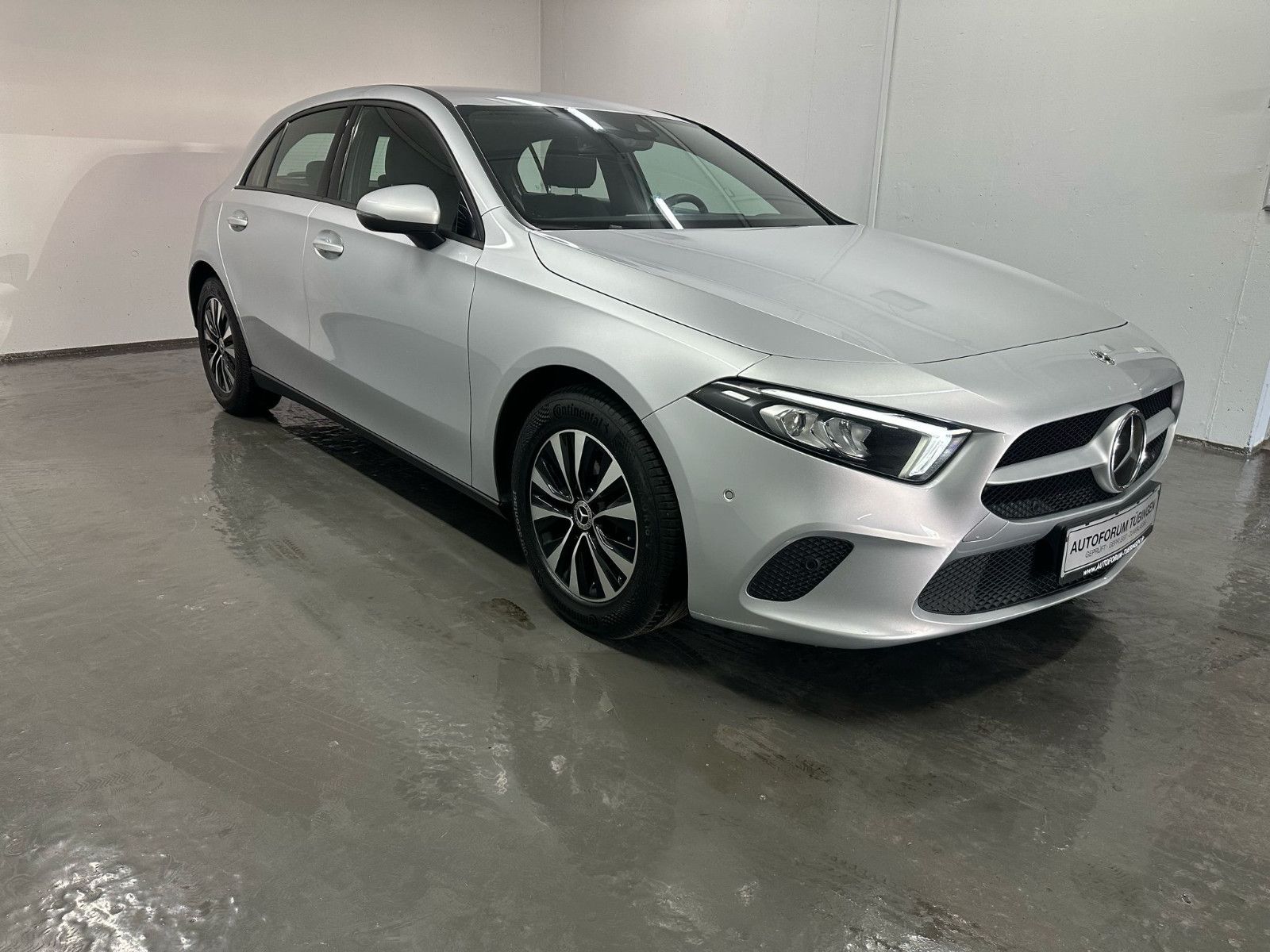 Fahrzeugabbildung Mercedes-Benz A 200 d DCT *DISTRO*AHK*LED*NAVI*BUSINESS*SH