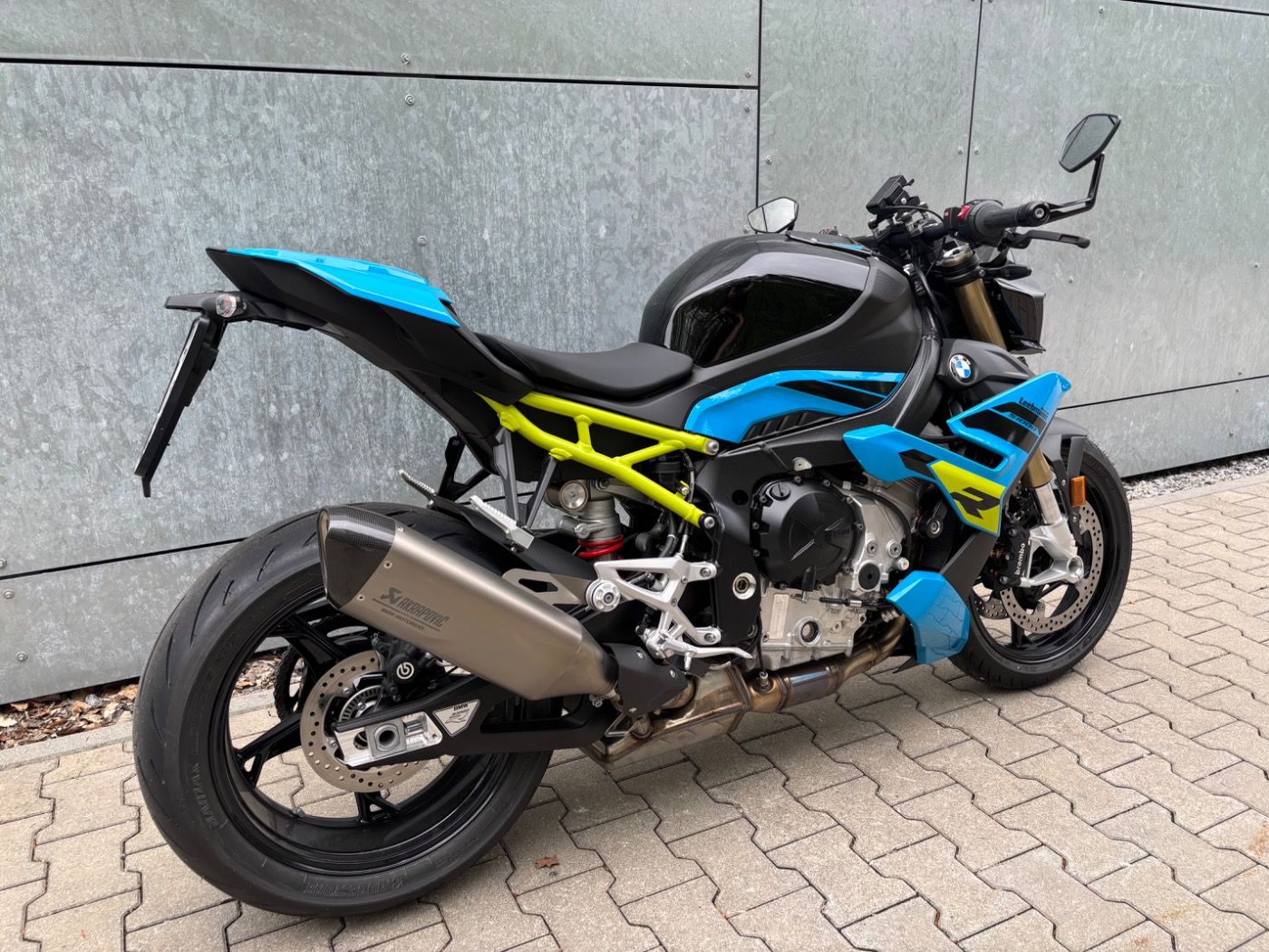 Fahrzeugabbildung BMW S 1000 R Style Sport 2 Pakete Akrapovic