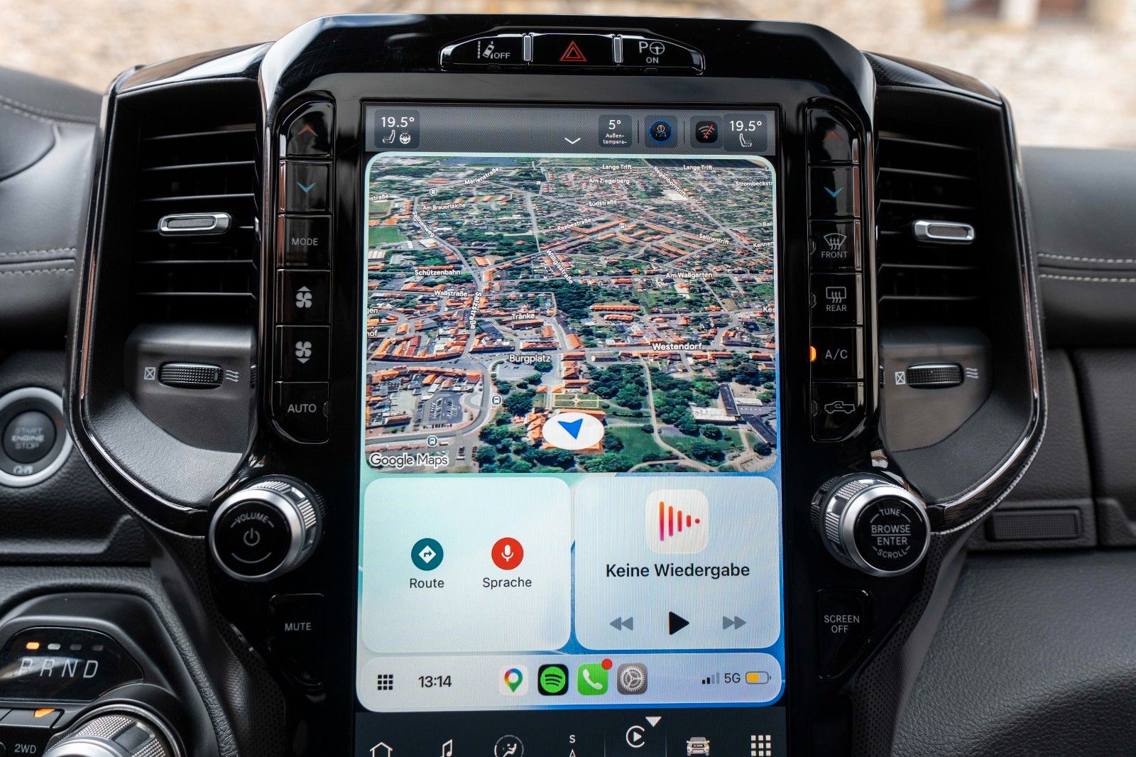 Fahrzeugabbildung Dodge RAM 5,7L Laramie CC 4X4 360° LED CARPLAY LPG AHK