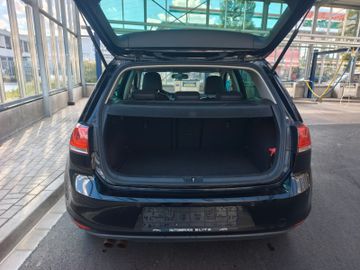 Volkswagen Golf - 8