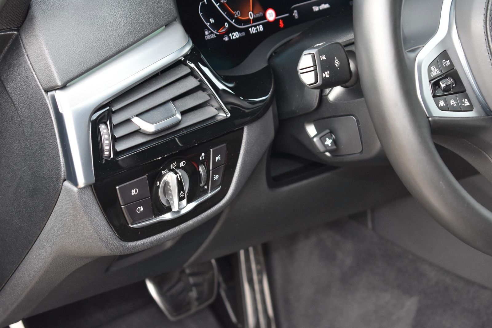 Fahrzeugabbildung BMW 540 d Touring xDrive M Sport HUD H&K Keyless go