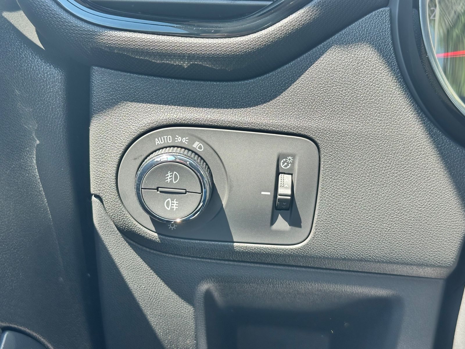 Fahrzeugabbildung Opel Crossland Elegance Navi*Kamera*Sitzh.