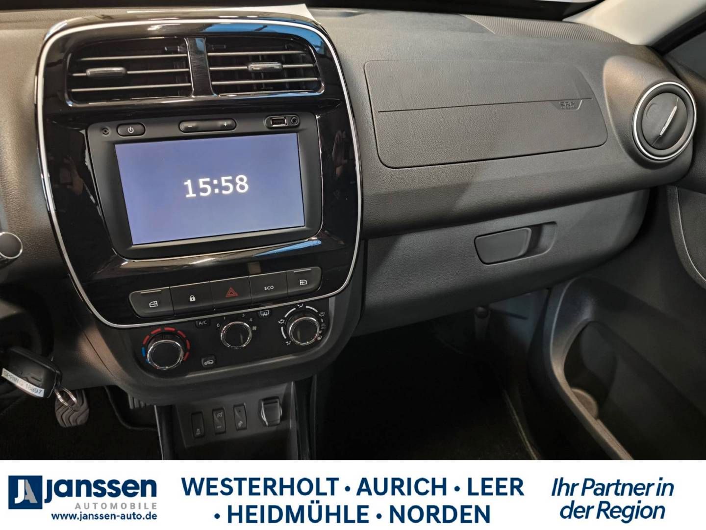 Fahrzeugabbildung Dacia Spring Essential CCS- Anschluss