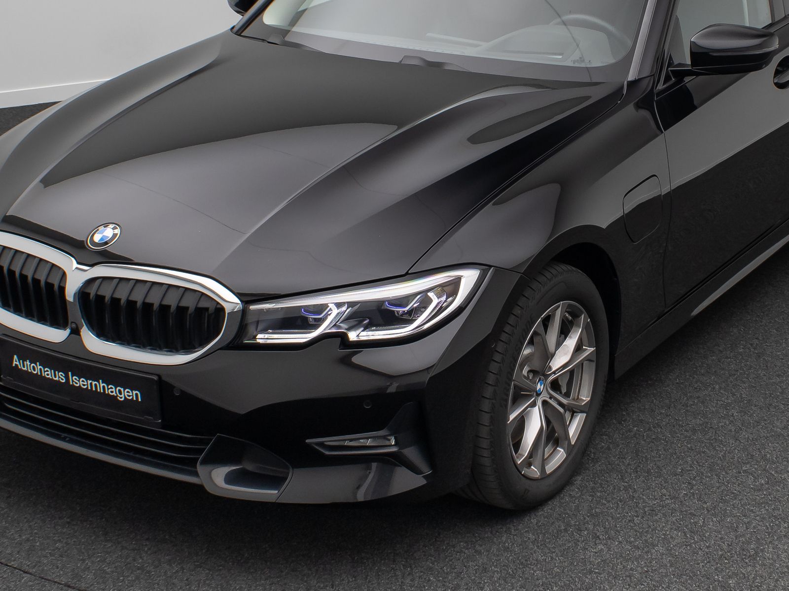 Fahrzeugabbildung BMW 330e Sport Line 360° Memory HUD DAB Laser HiFi