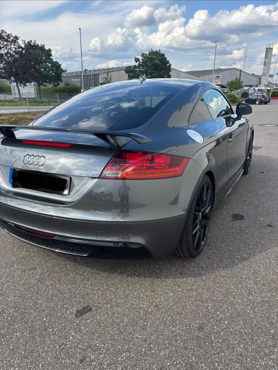 Audi TT Coupe 2.0 TDI S tronic quattro -
