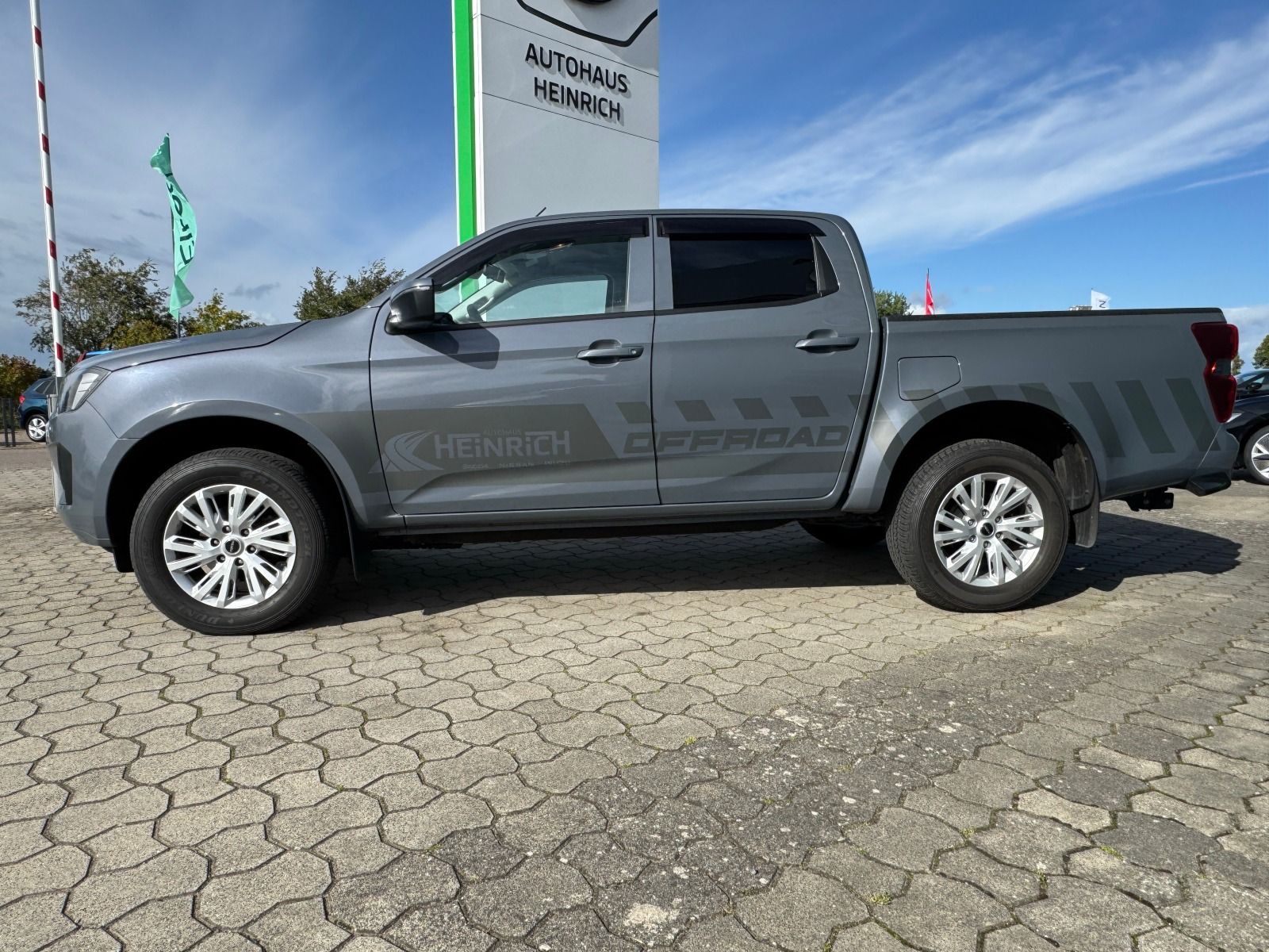 Fahrzeugabbildung Isuzu D-Max 1.9 TD Double Cab 4WD LS Automatik
