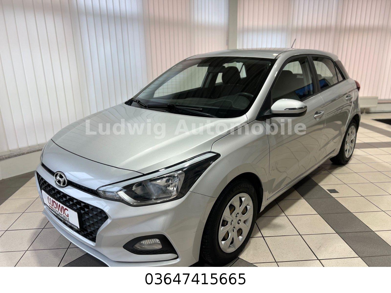 Hyundai i20 Select/ erst 77.612km
