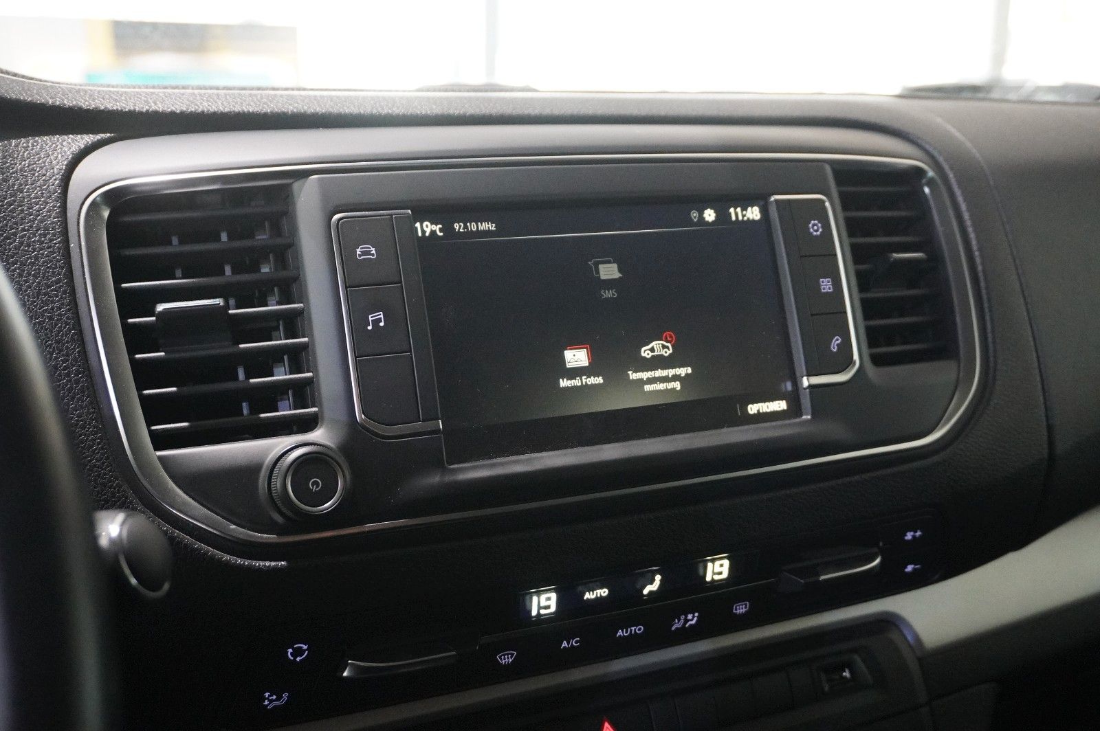 Fahrzeugabbildung Opel Zafira Life 2.0D "L" EDIT. 8-SITZE NAVI/LED/AHK