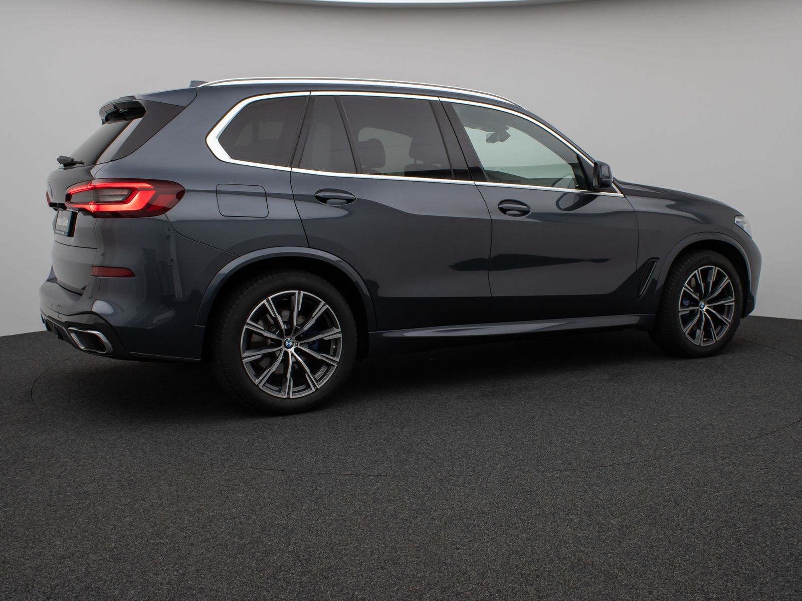 Fahrzeugabbildung BMW X5 xD30d M Sport Laser DAB HiFi AHK DiplayKey