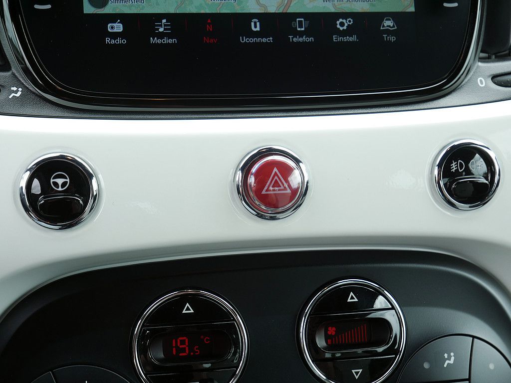 Fahrzeugabbildung Fiat 500 1.0 DolceVita KLIMAAUTOMATIK NAVI