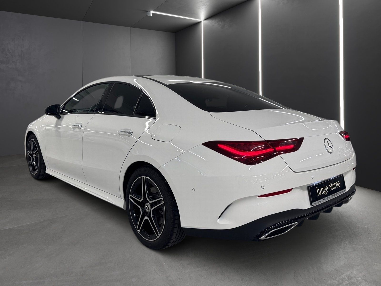Fahrzeugabbildung Mercedes-Benz CLA 200 AMG Plus*Night*Pano*Distr*AHK*Totwin*HUD