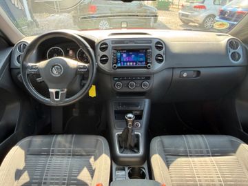 Volkswagen Tiguan - 11