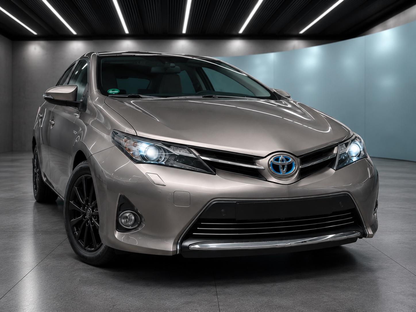 Toyota Auris Hybrid 1,8 l-LEDER*NAVI*XENON*PANORAMA