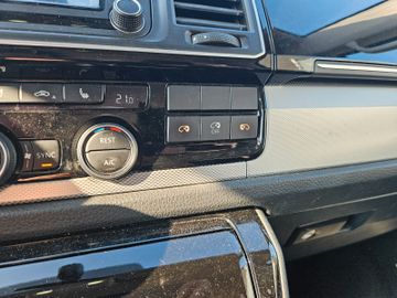 Volkswagen T6 Caravelle - 11
