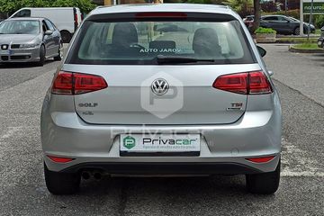Volkswagen Golf - 6