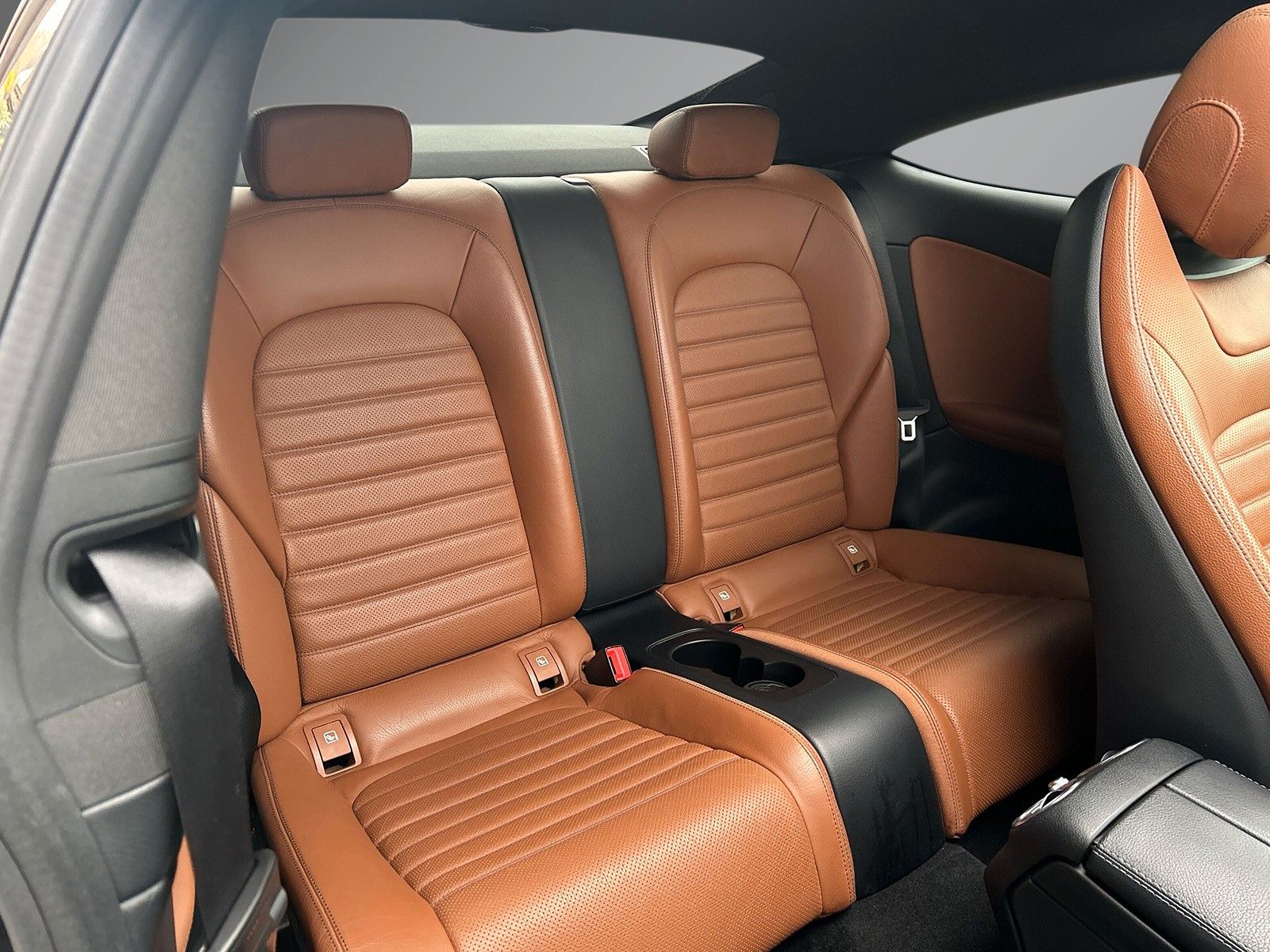 Fahrzeugabbildung Mercedes-Benz C 400 4Matic *AMG-Line*Panorama*Vollleder*Kamera
