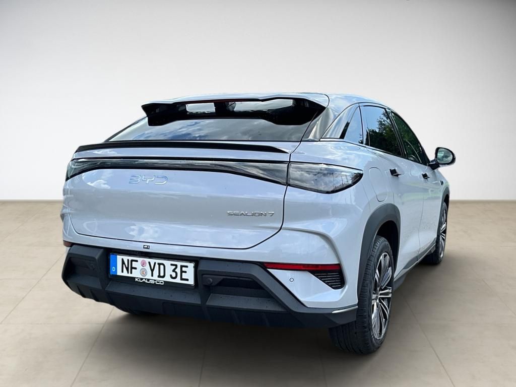 BYD SEALION 7