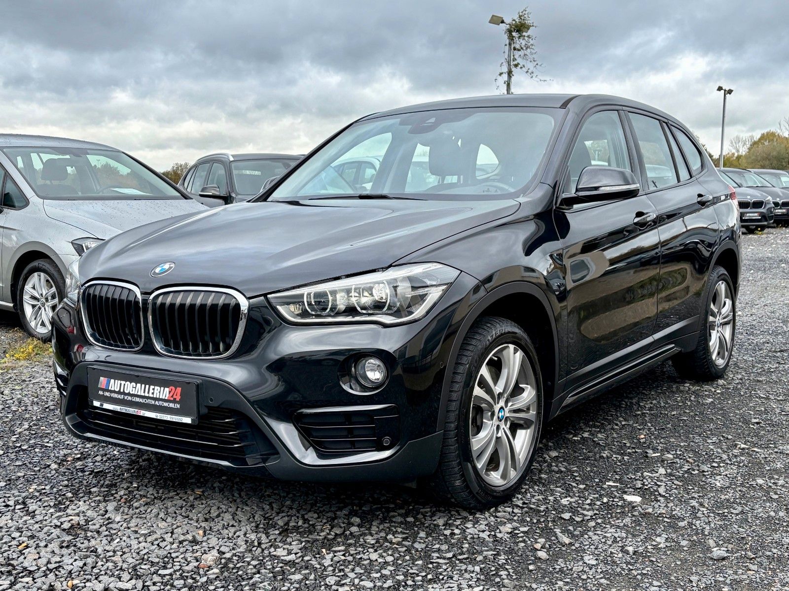 Fahrzeugabbildung BMW X1 xDrive25i Aut. SPORT LINE Navi LED HUD HiFi
