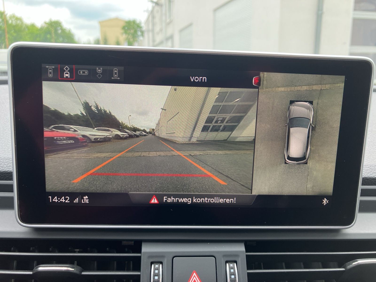 Fahrzeugabbildung Audi Q5 40 TDI quattro S-Line Matrix Navi ACC STHZ SH