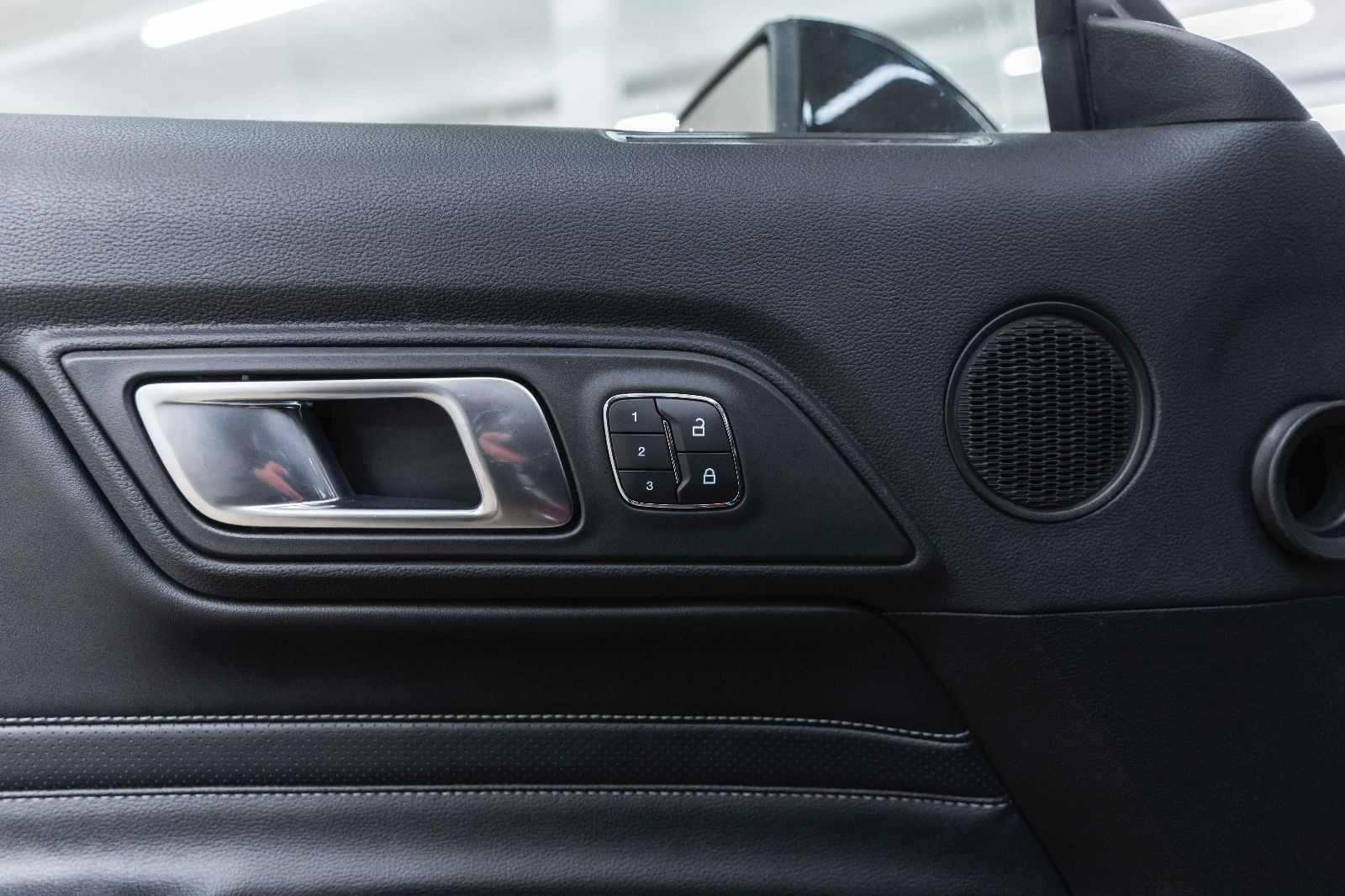 Fahrzeugabbildung Ford Mustang GT 5.0L LED KAM CARPLAY TOTW PDC ROTI