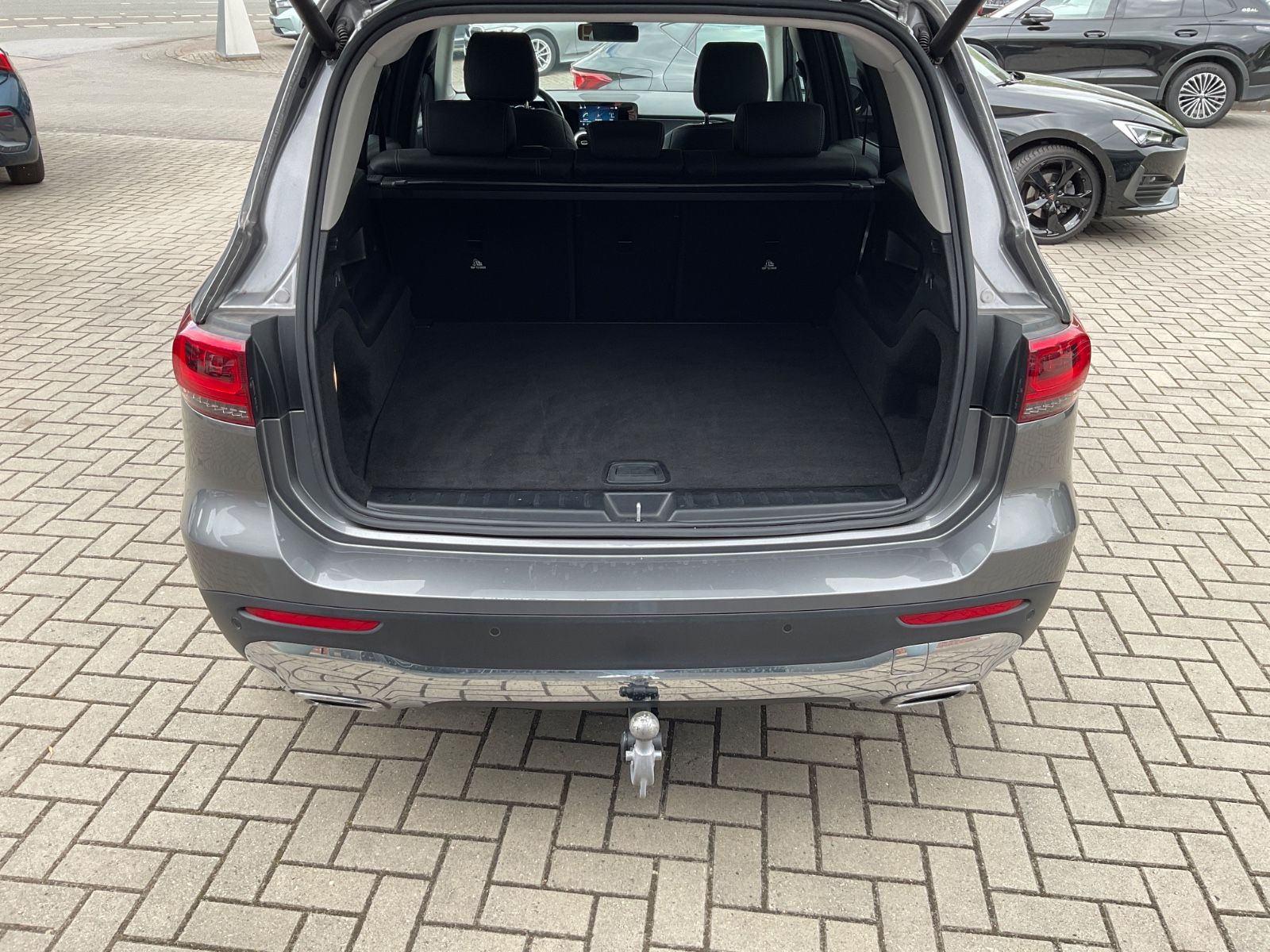 Fahrzeugabbildung Mercedes-Benz GLB 200 DCT,AHK,Navi,Kamera,GJR,LED