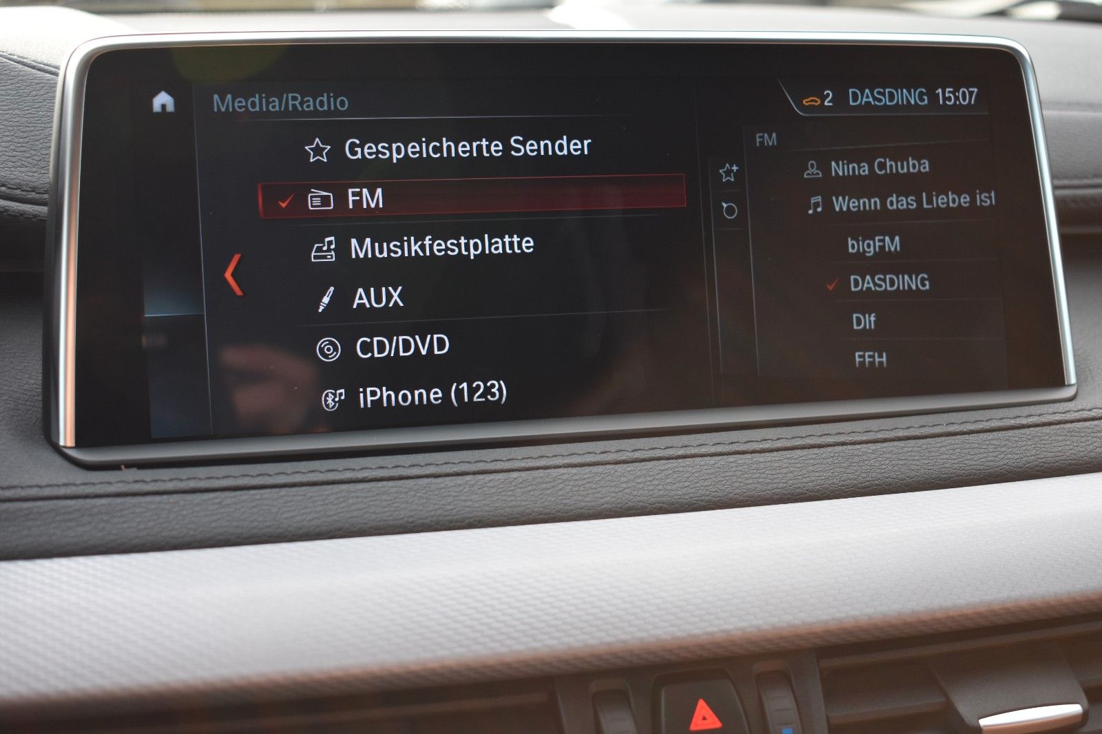 Fahrzeugabbildung BMW X6 xDrive 30 d M Sport Keyless-Go GSD HUD