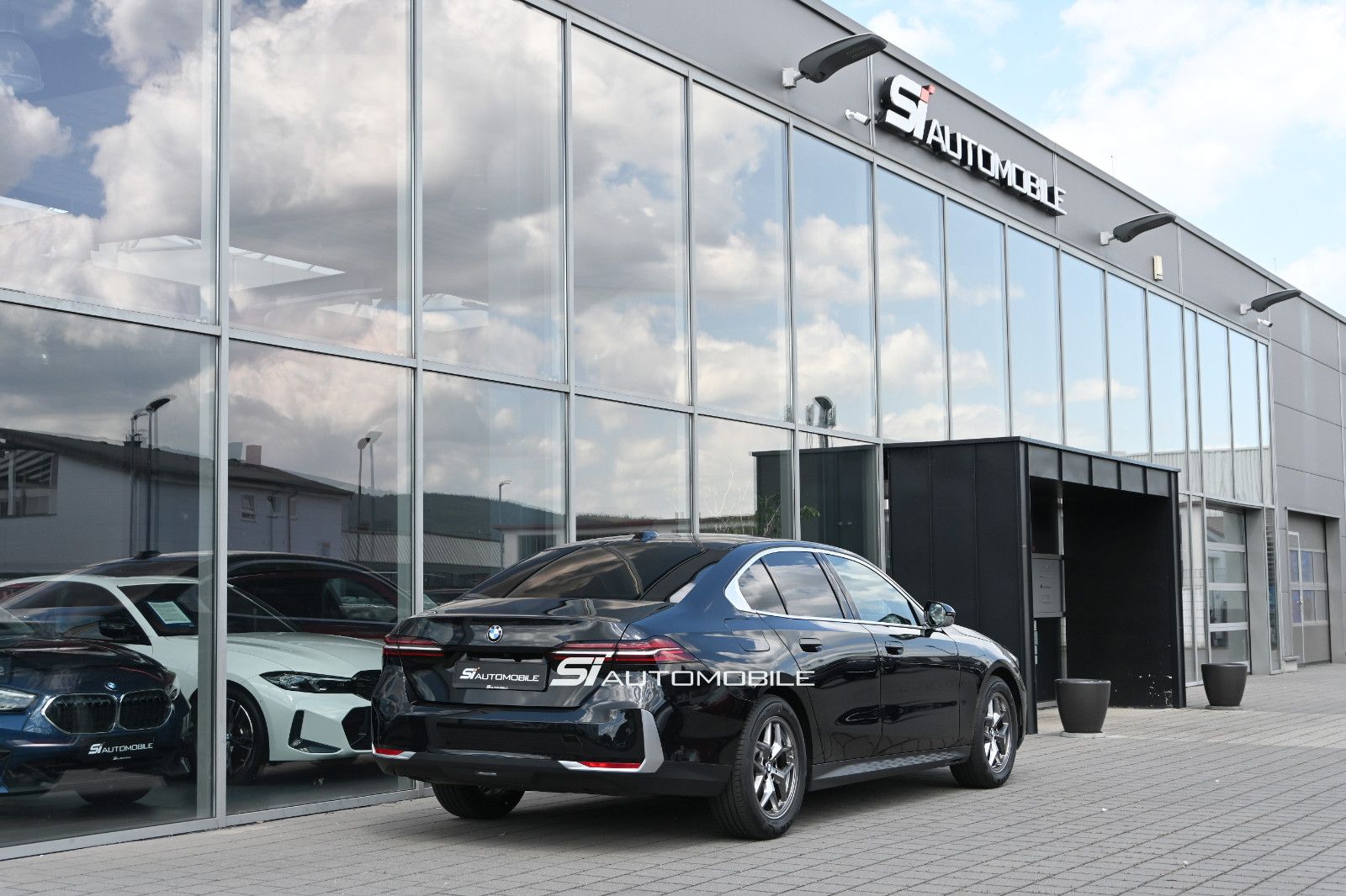 Fahrzeugabbildung BMW 520d xDr. °ACC°MERINO°STANDHEIZ°360°PANO°SITZBEL