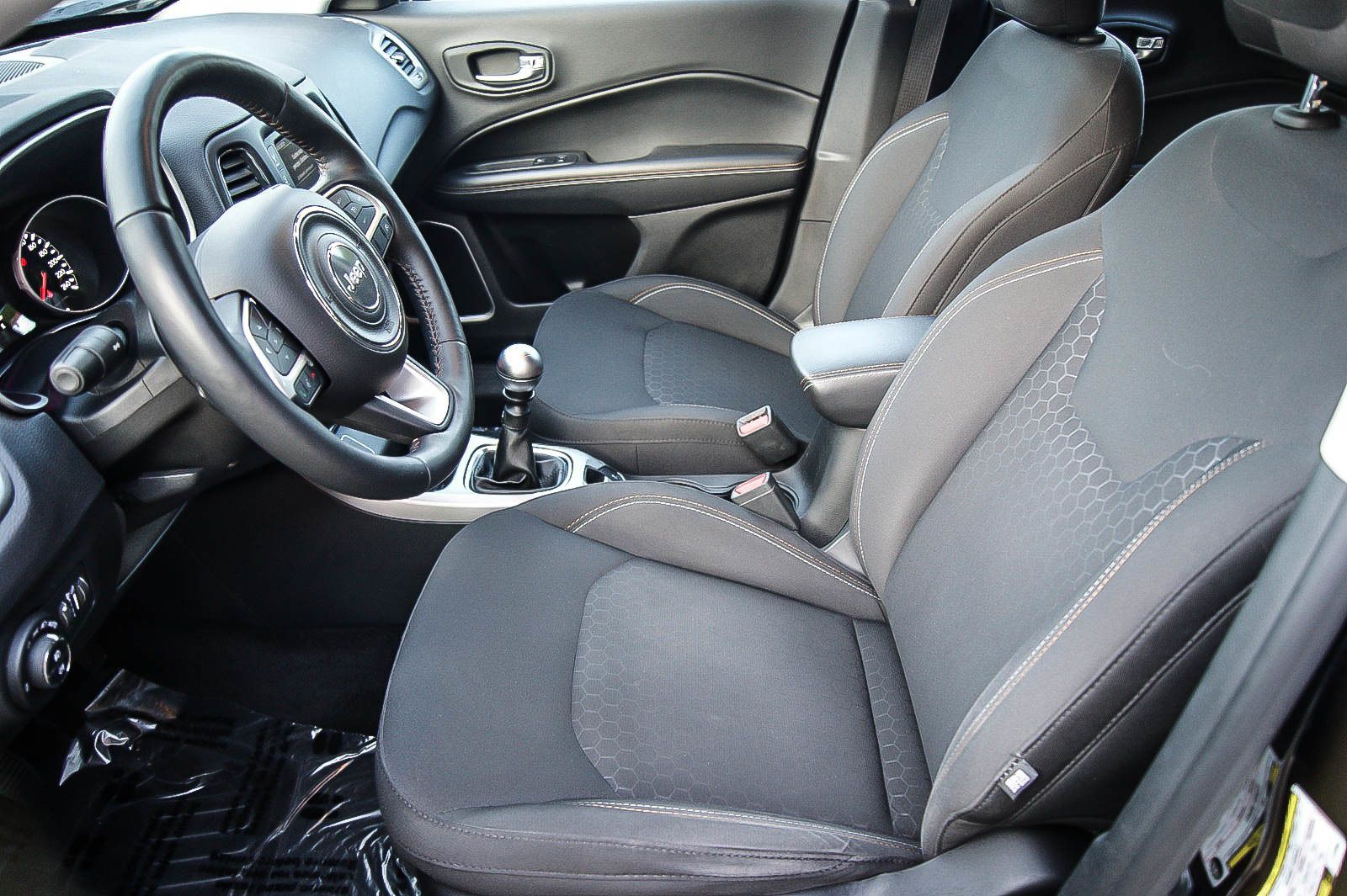 Fahrzeugabbildung Jeep Compass 1.4 Longitude KEYLESS WINTERPAKET