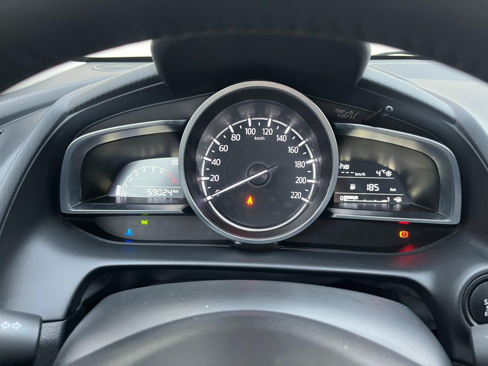 Mazda 2 1.5i HOMURA 90 | LED | PDC |