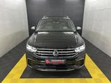 Volkswagen Tiguan Allspace R-Line 4Motion 7-Sitzer+Matrix - Volkswagen Tiguan Allspace: Schwarz, Head-Up Display