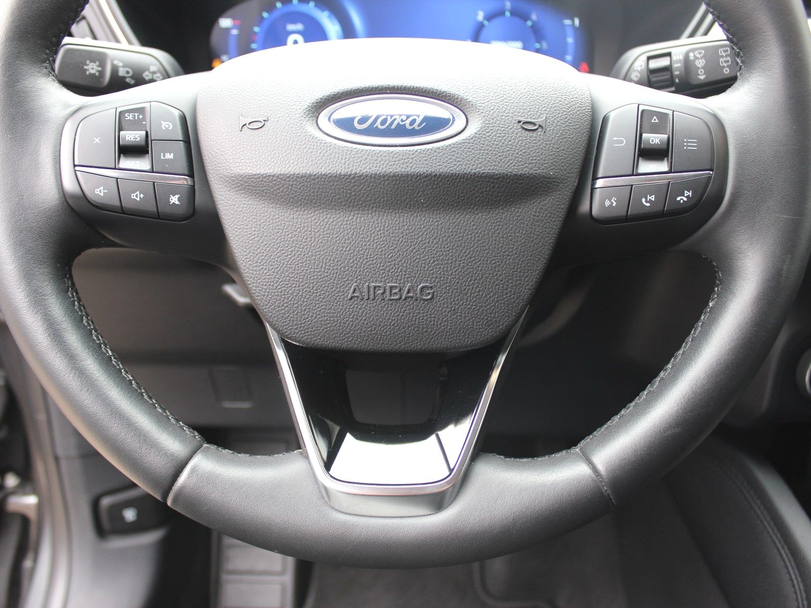 Fahrzeugabbildung Ford Kuga Titanium X 2,0 EcoBlue Mild-Hybrid