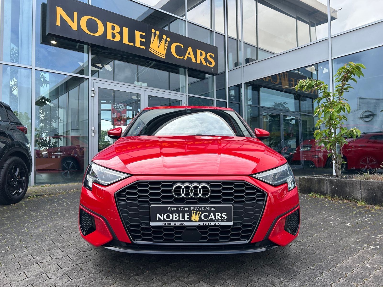 Fahrzeugabbildung Audi A3 Sportback  35 TFSI S line AHK LED NAVI