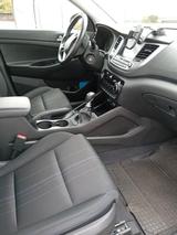 Hyundai TUCSON 1.6 T-GDI T2WD *Navi* R-Kam. *Tempom. *AH - Hyundai TUCSON von privat