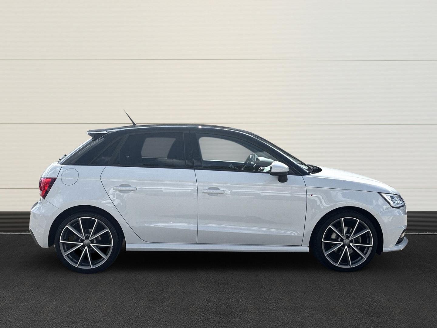 Audi A1 Sportback Navi/Klima/PDC/BT/ACC/SHZ/ACC/Schec