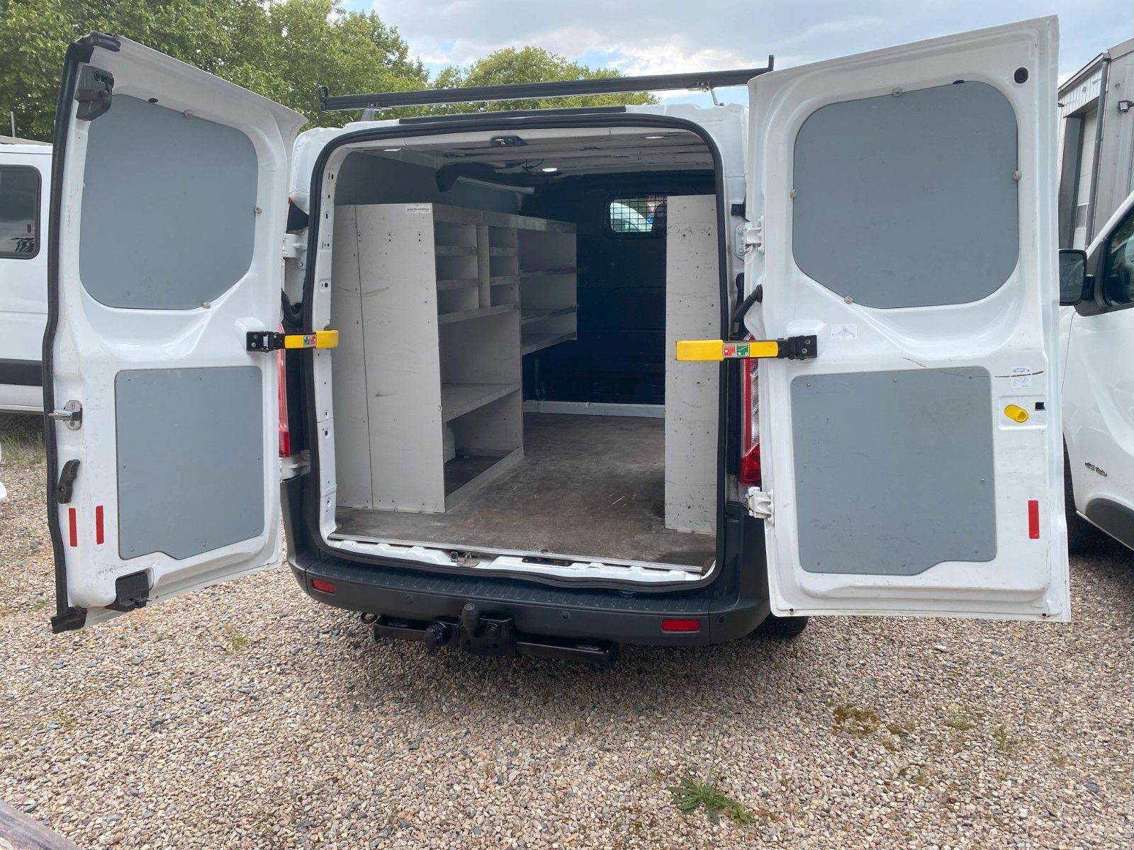 Fahrzeugabbildung Ford TransitCustomKasten270 L1 TrendAHKRegale,61563Km