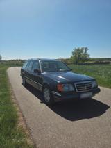 Mercedes-Benz Mercedes Benz W124 S124 250TD TÜV H-Kennze... - Mercedes-Benz E 250 in Nürnberg