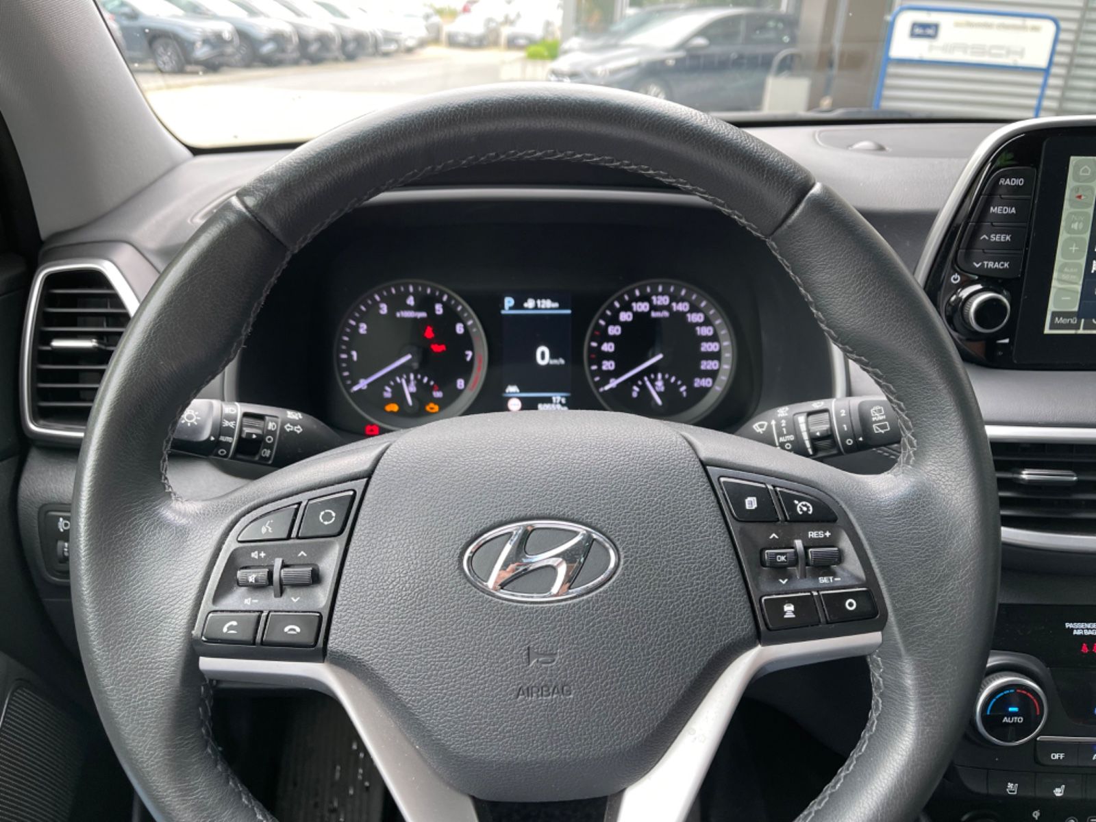Fahrzeugabbildung Hyundai TUCSON FL 1.6 T-GDI 4WD DCT Premium LEDER 360 SD